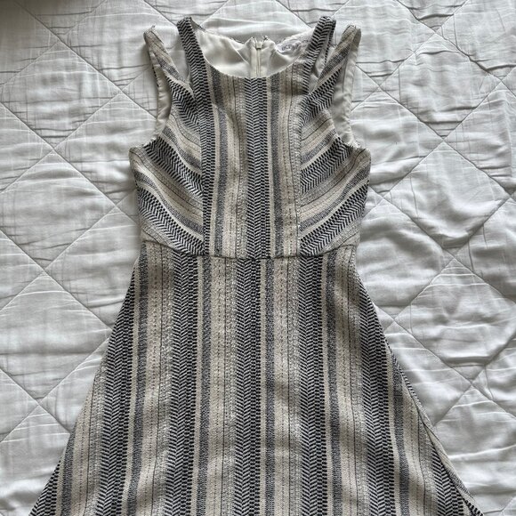 BCBGeneration Black & White Striped Short Length Sleeveless Dress, Women's 0 - Picture 1 of 3